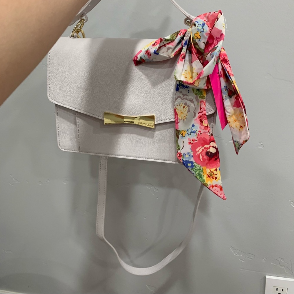 NWT Betsey Johnson Off White Floral Satchel Purse - Picture 4 of 5